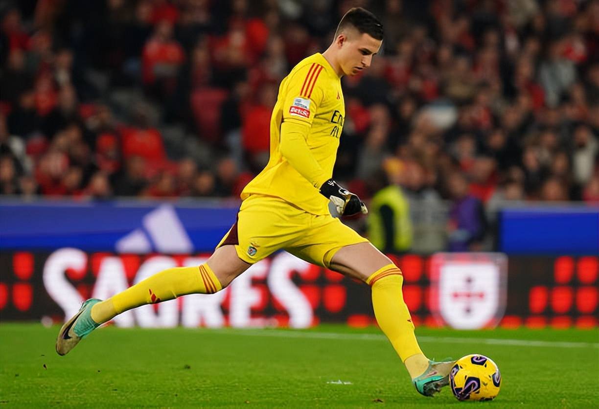 关于全锦赛次回合对决在即！费内巴切演练定位球，热刺密集防守应对的信息